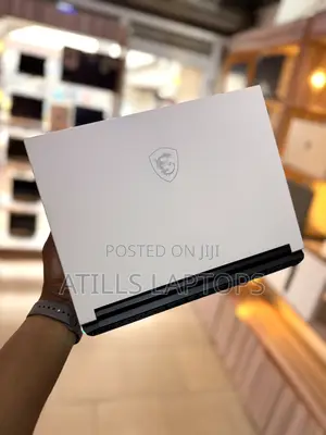 New Laptop MSI Stealth 14 Studio A13VF 16GB Intel Core i9 SSD 1T