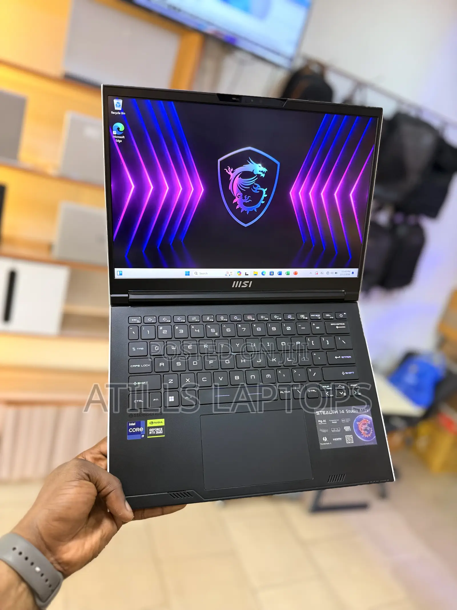 New Laptop MSI Stealth 14 Studio A13VF 16GB Intel Core i9 SSD 1T