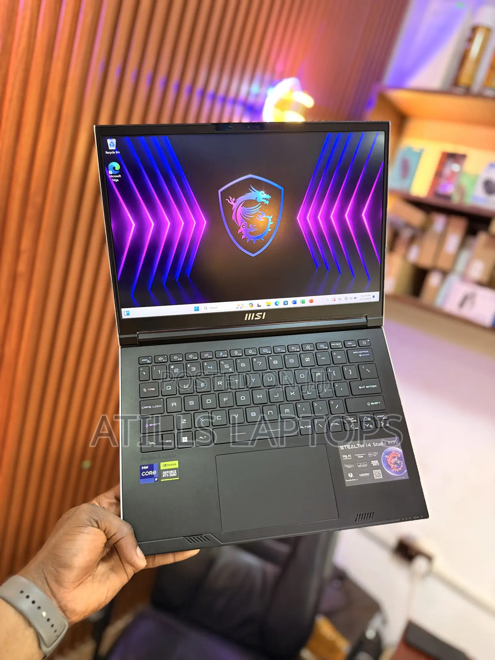 New Laptop MSI Stealth 14 Studio A13VF 16GB Intel Core i9 SSD 1T
