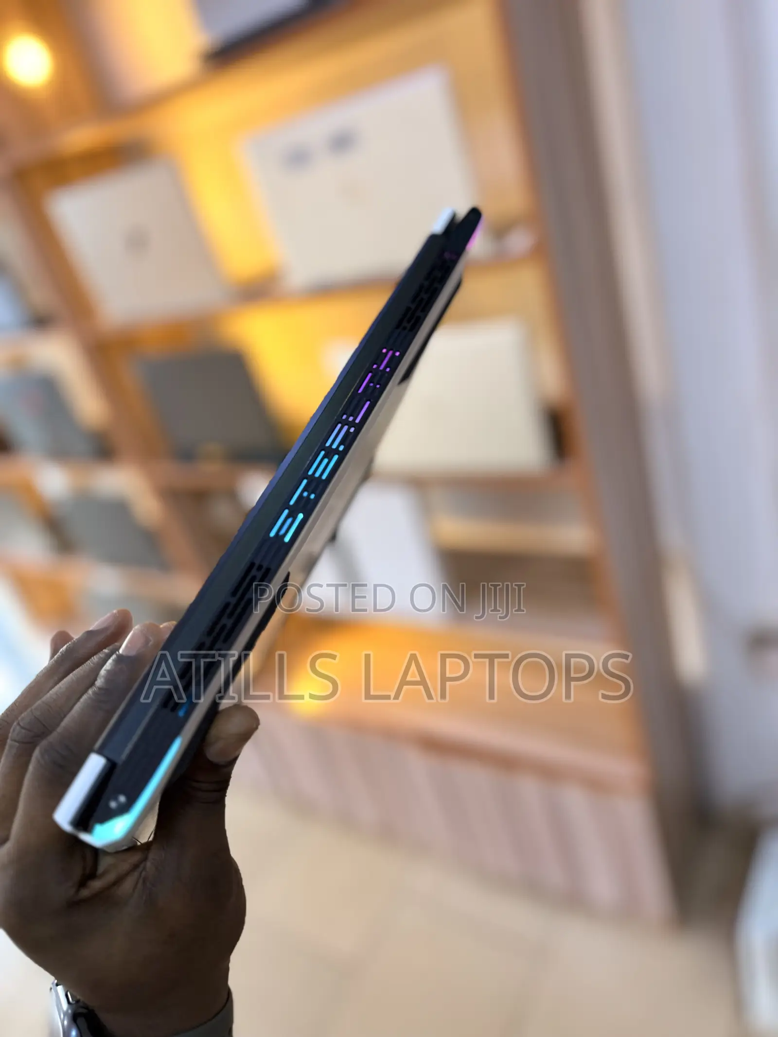 New Laptop MSI Stealth 14 Studio A13VF 16GB Intel Core i9 SSD 1T