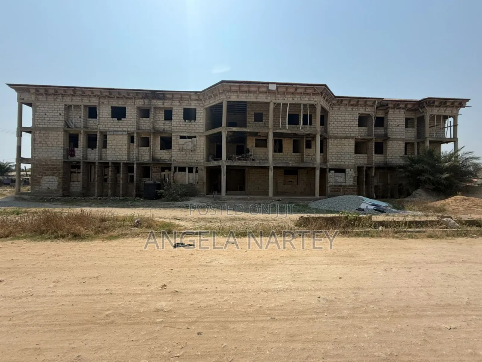 20bdrm Apartment in Weija, Accra Metropolitan for sale