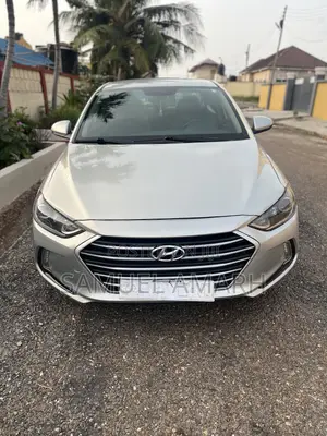 Hyundai Elantra SE 2018 Gold