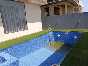 7bdrm Duplex in Lake Side Estate for sale