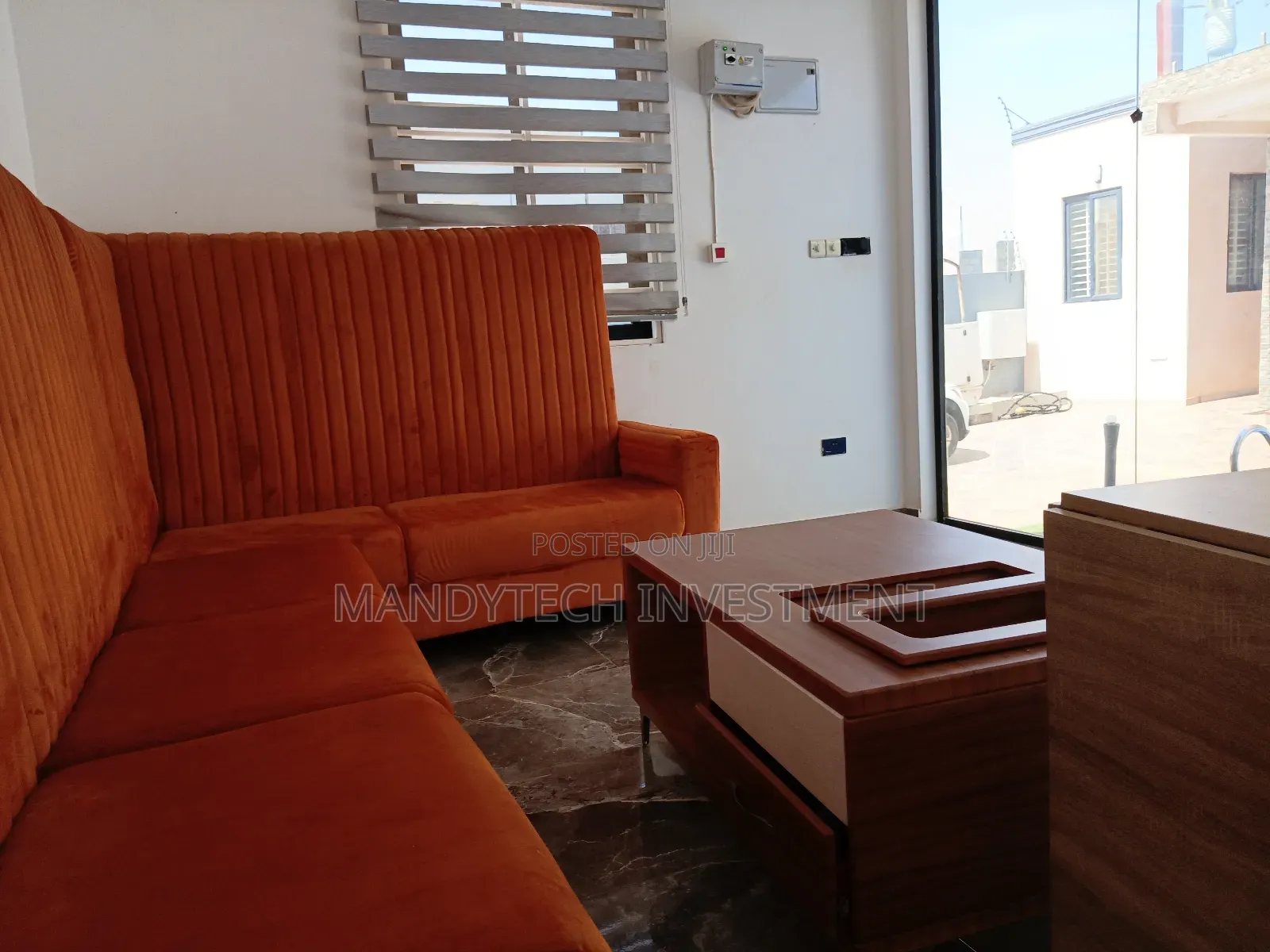 7bdrm Duplex in Lake Side Estate for sale
