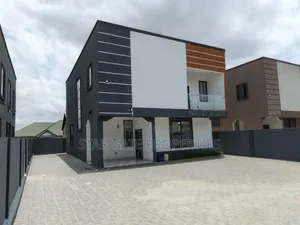 3bdrm House in Buokrom, Kumasi Metropolitan for sale