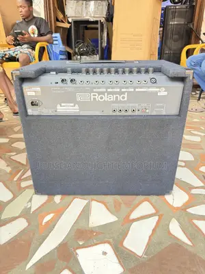 Roland Kc-600 Keyboard Amplifier(Keyboard Combo)