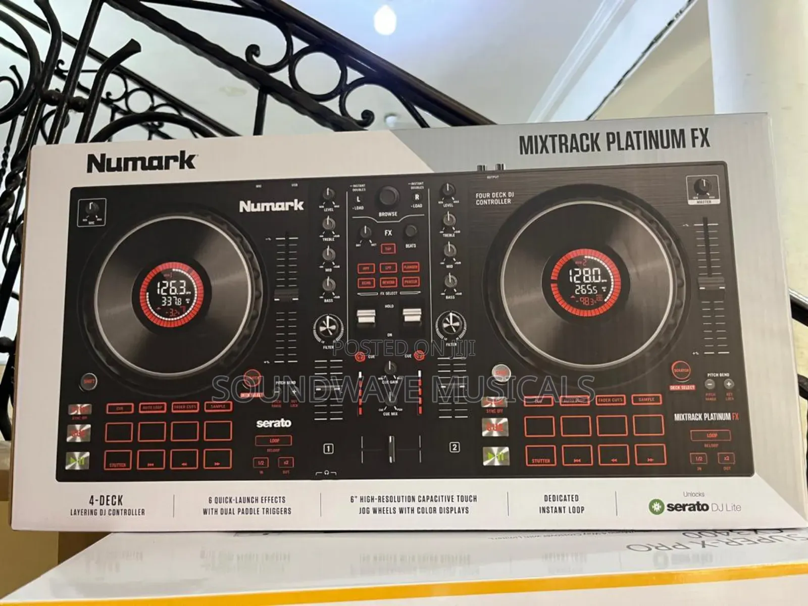 Numark Mixtrack Platinum Fx