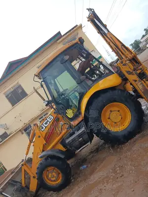 Neat and Affordable JCB Back Hole for Sale
