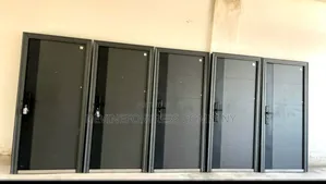 Smooth Quality Door Paladin// Blavk//Gray