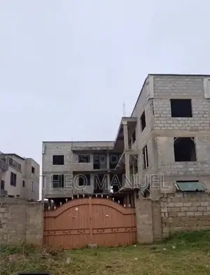 14 Unit Chamber and Hall Self Contained Apartments