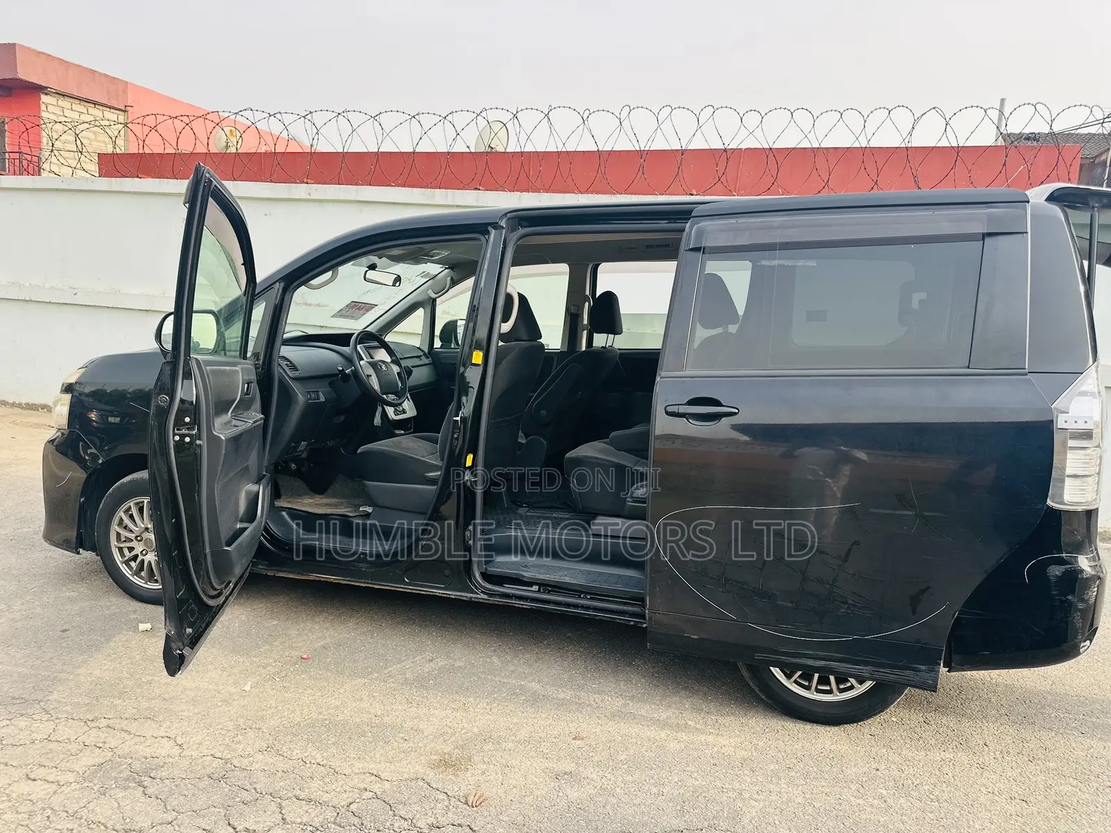 Toyota Voxy 2013 Black
