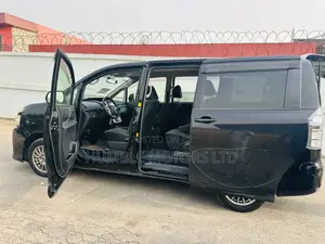 Toyota Voxy 2013 Black