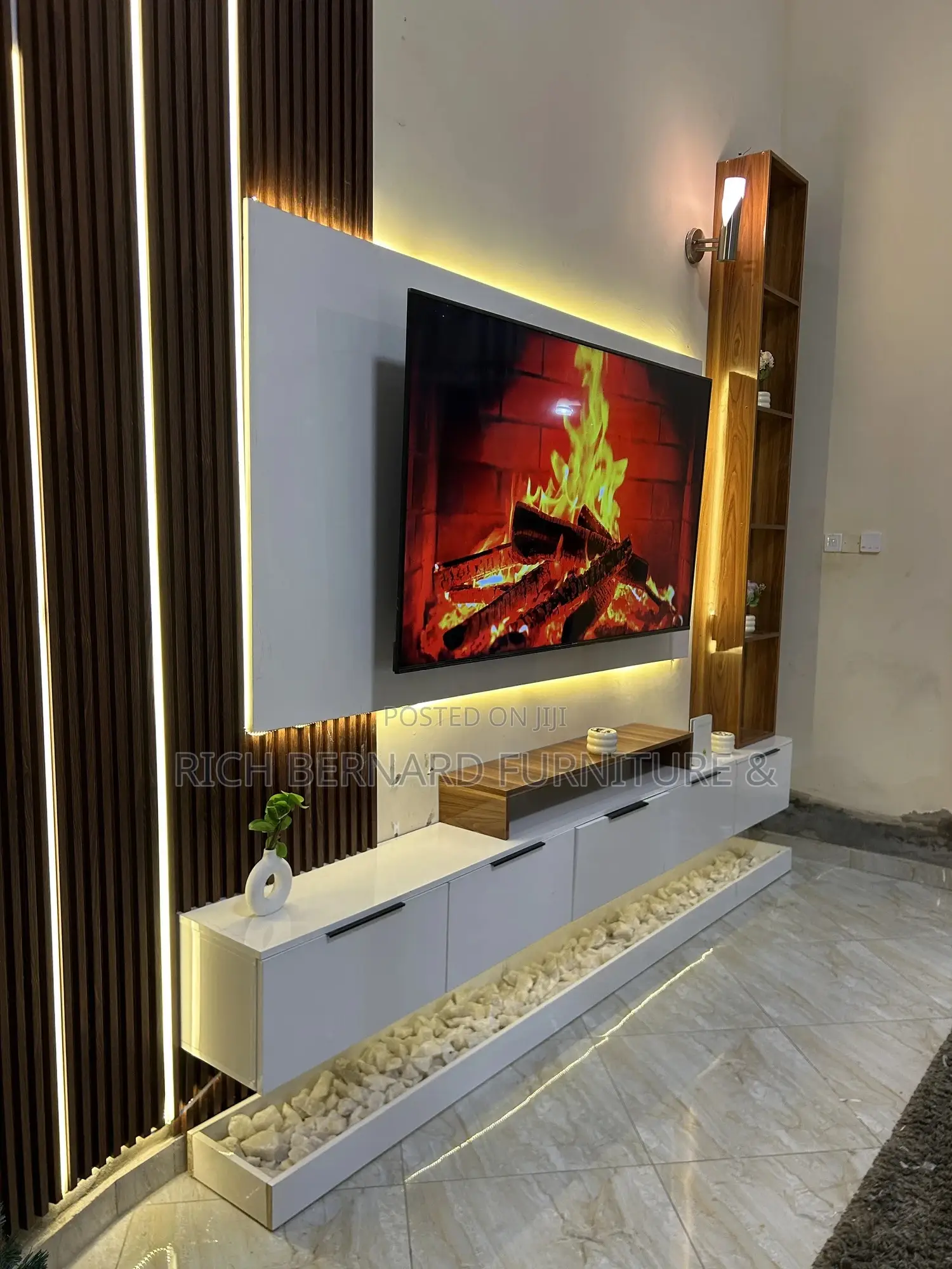 Luxury Tv Console With Peddle