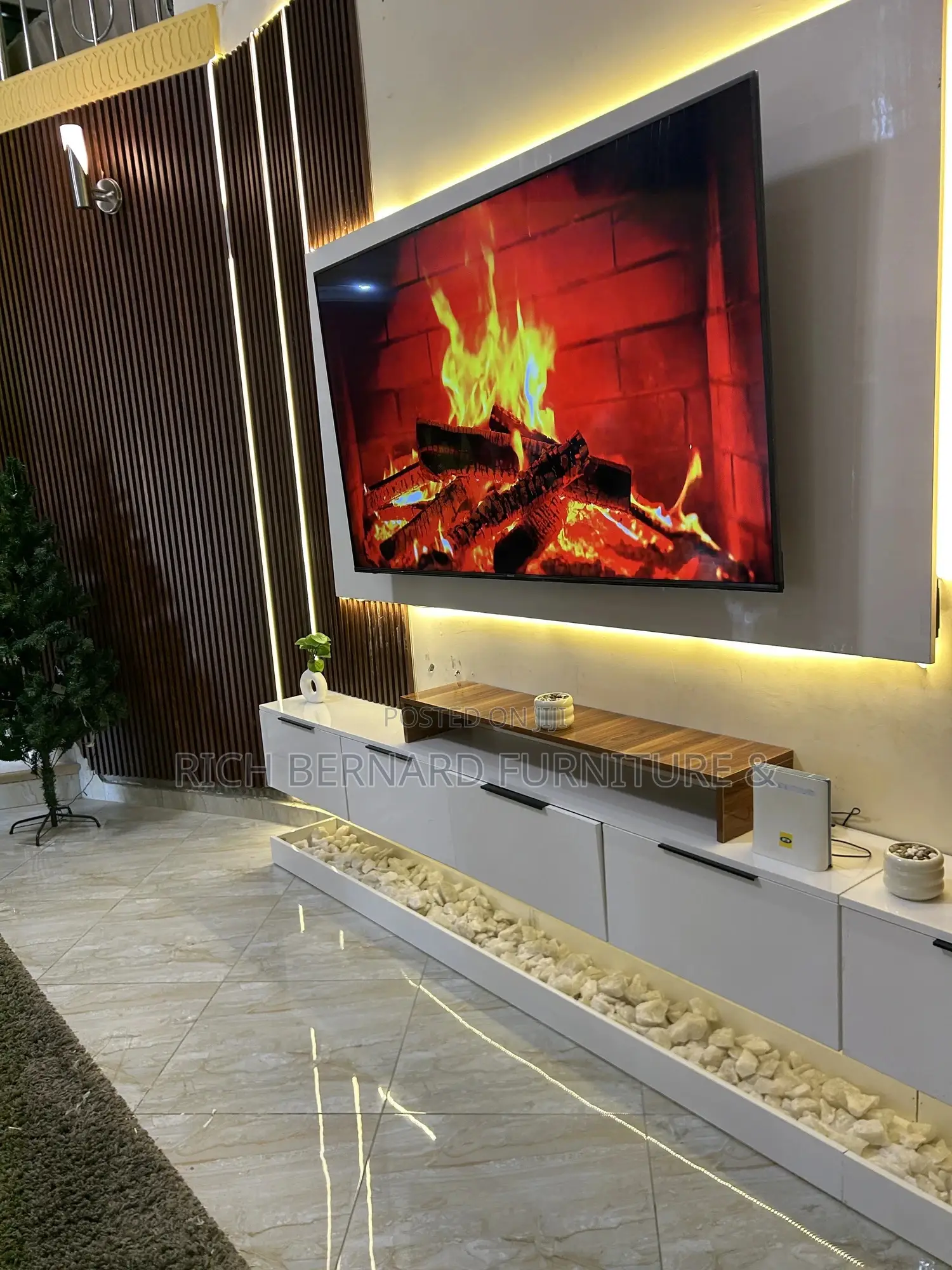 Luxury Tv Console With Peddle