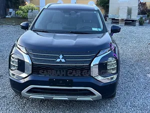 Mitsubishi Outlander 2022 Blue