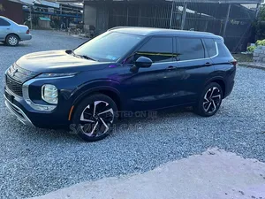 Mitsubishi Outlander 2022 Blue