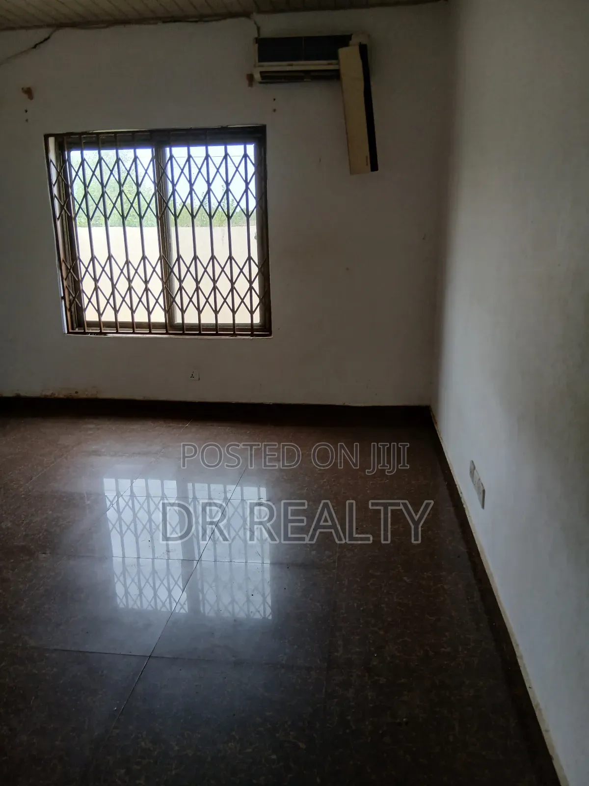 2bdrm Apartment in Com.25, Tema Metropolitan for rent