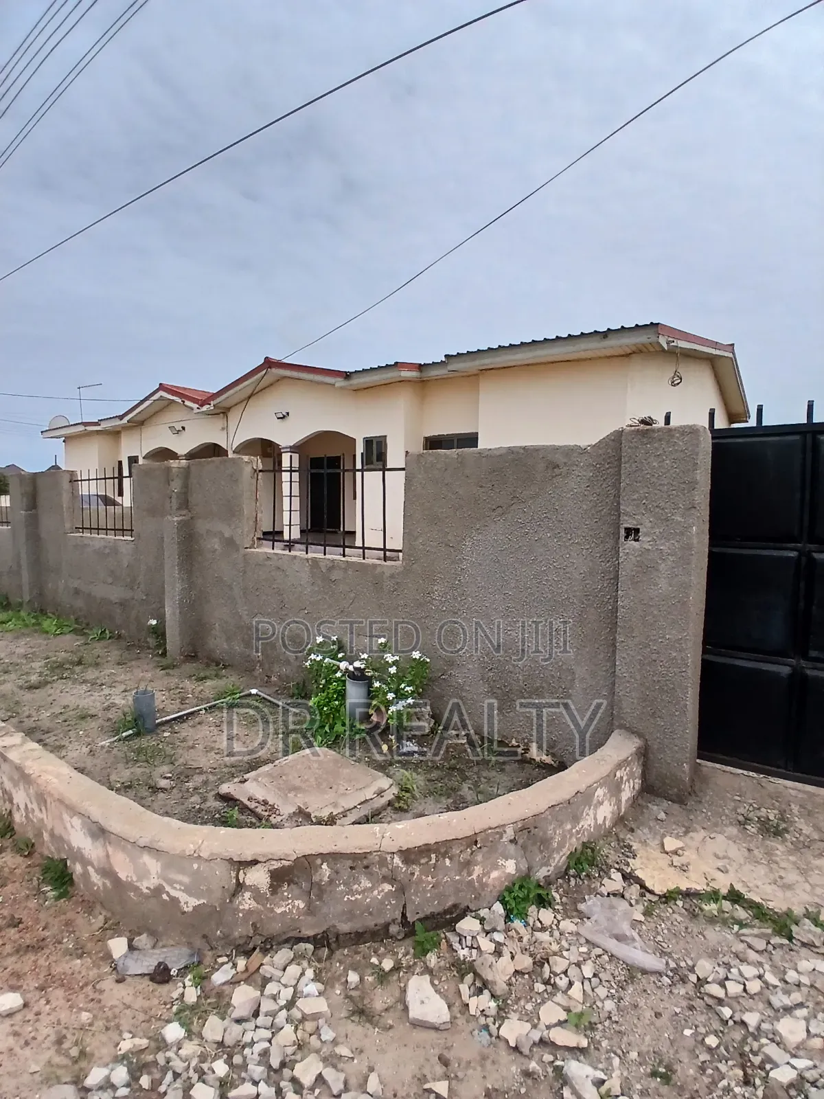 2bdrm House in Savannah, Tema Metropolitan for rent
