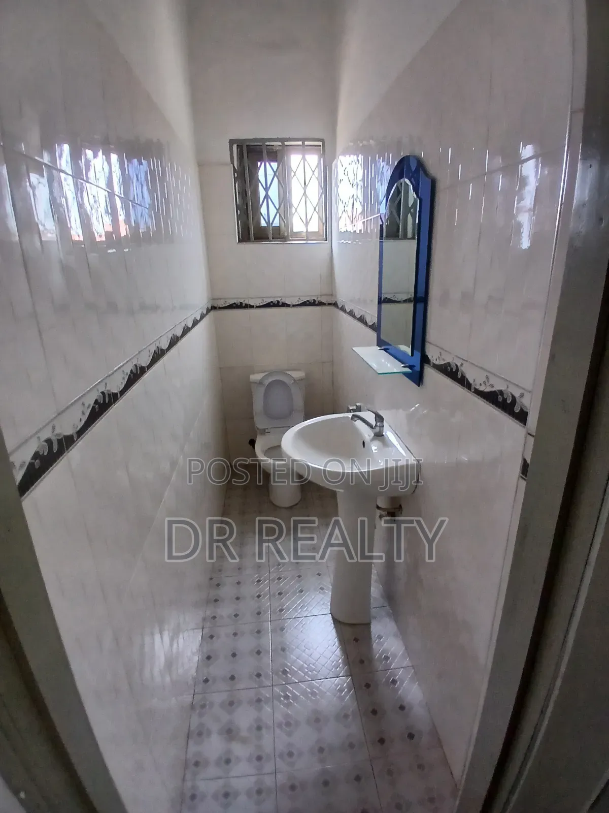2bdrm House in Savannah, Tema Metropolitan for rent
