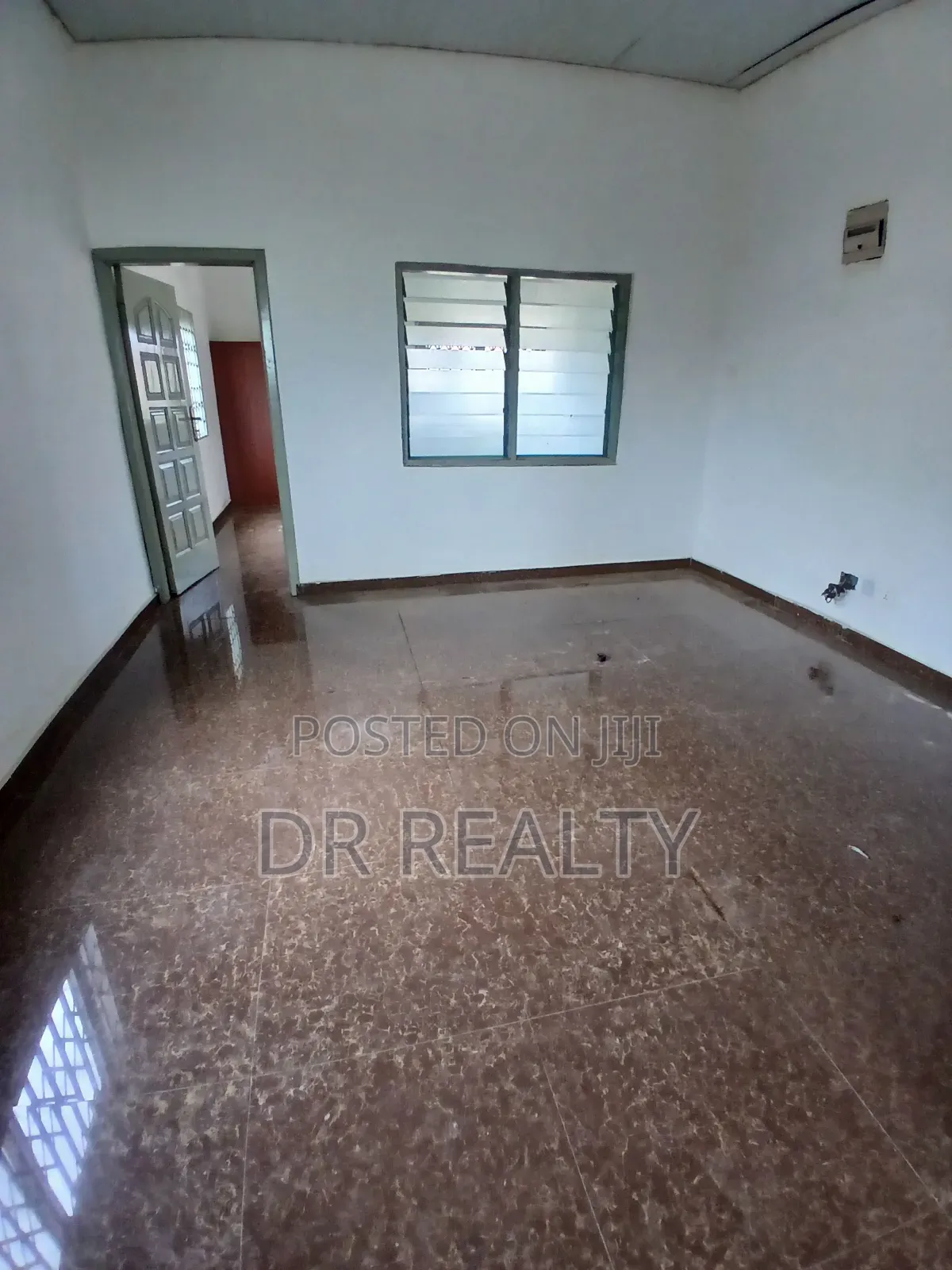 2bdrm House in Savannah, Tema Metropolitan for rent