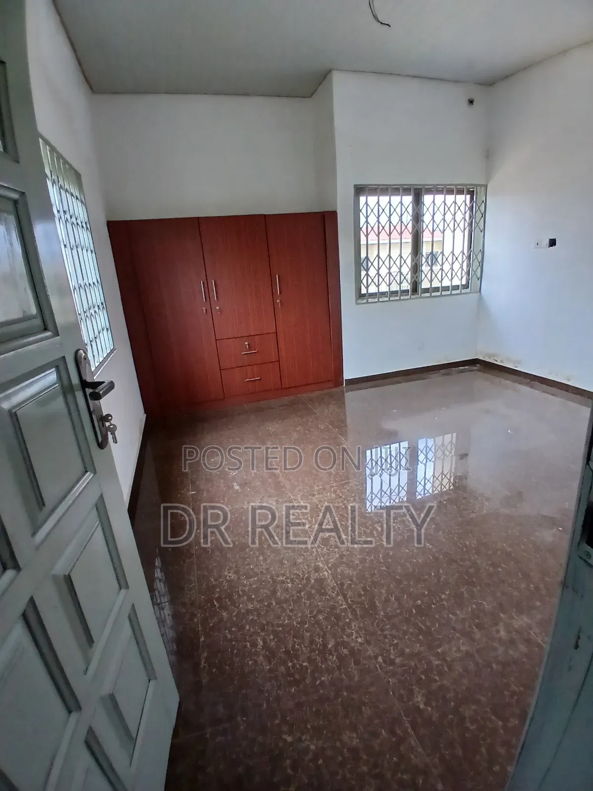 2bdrm House in Savannah, Tema Metropolitan for rent