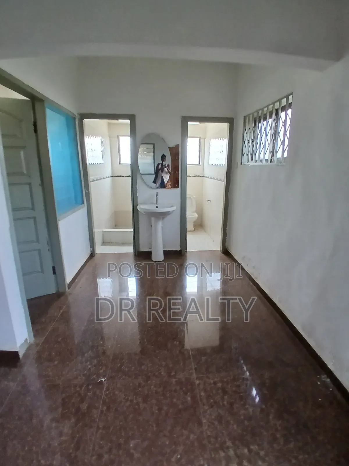 2bdrm House in Savannah, Tema Metropolitan for rent