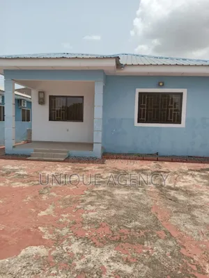 3bdrm Bungalow in Community 25 for sale