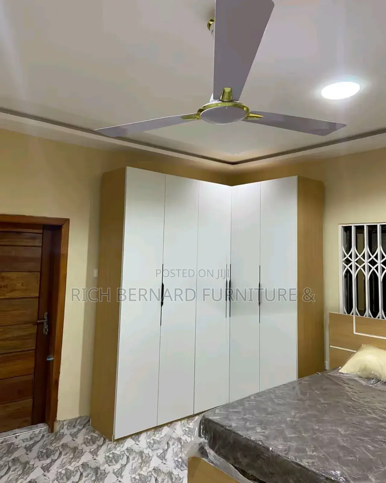 Modern Bedroom Set : Queen Size Bed + 4in1 Wardrobe + Led Dresser Set