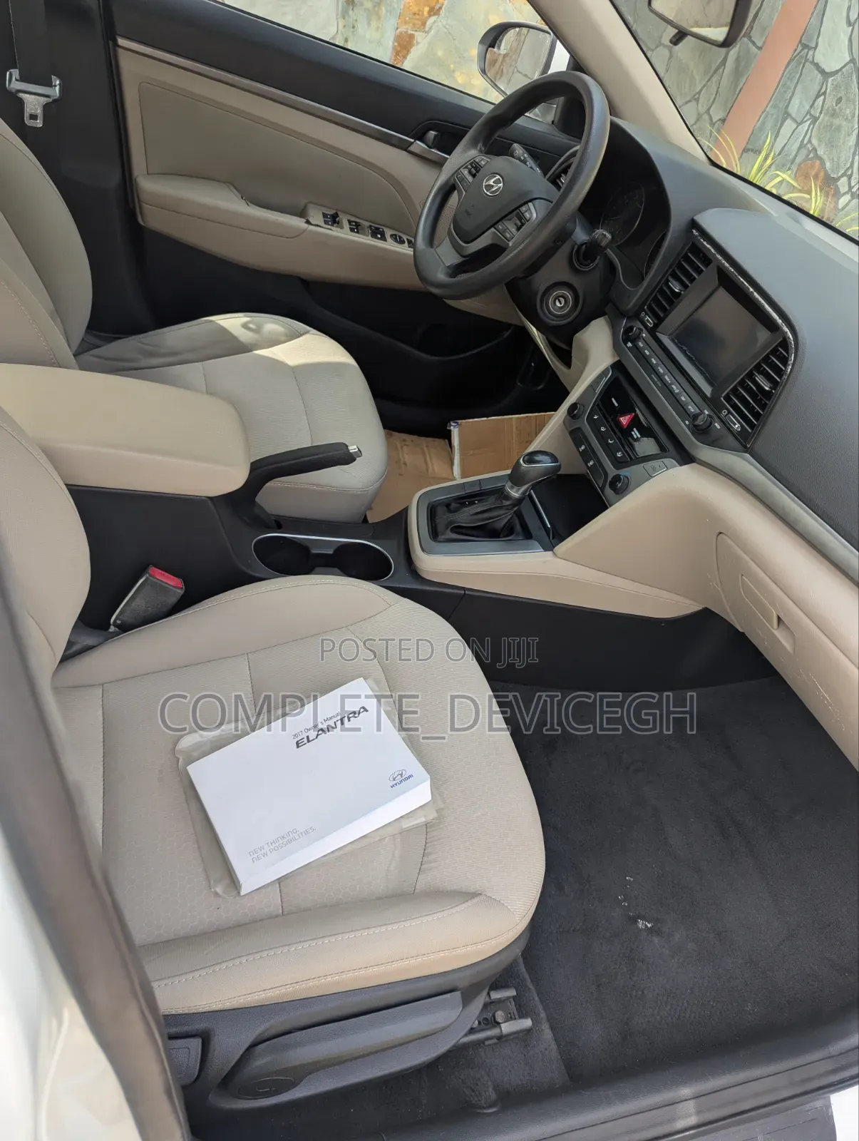 Hyundai Elantra SE Sedan FWD (2.0L 4cyl 6M) 2017 White