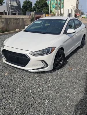Hyundai Elantra SE Sedan FWD (2.0L 4cyl 6M) 2017 White
