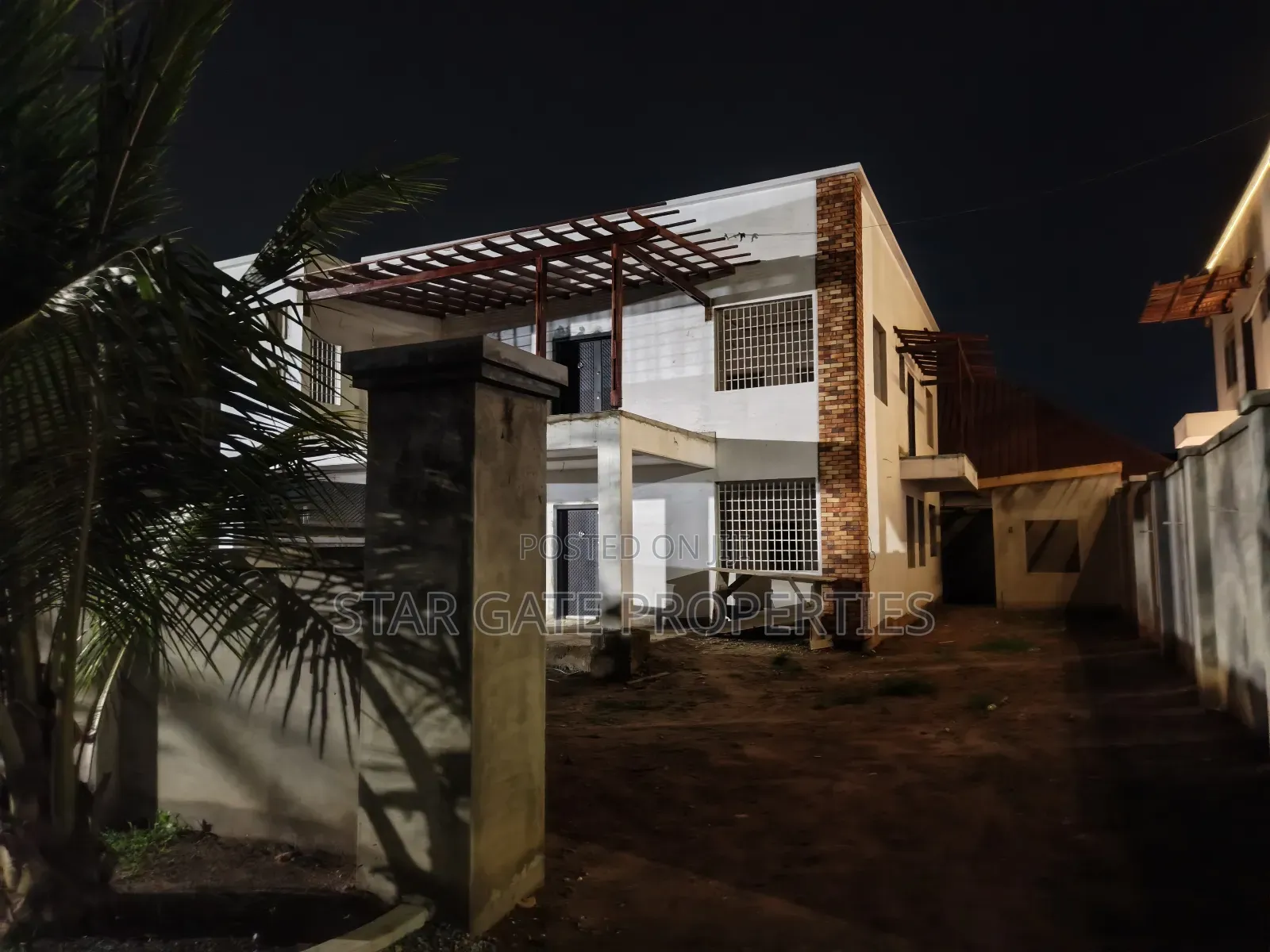 4bdrm House in Kwamo, Kumasi Metropolitan for sale