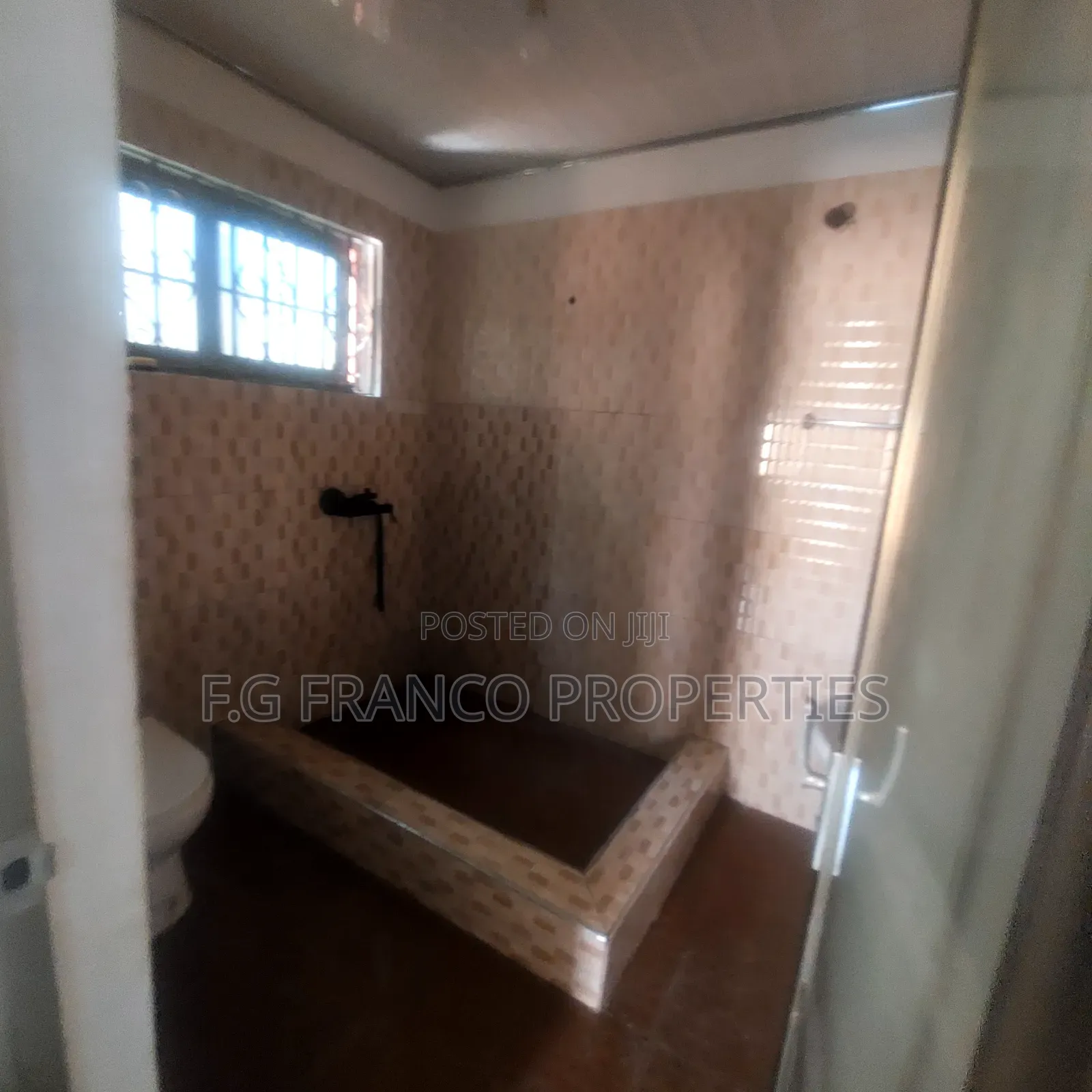 3bdrm House in Kg Franco Properties, Teshie-Nungua Estates for rent