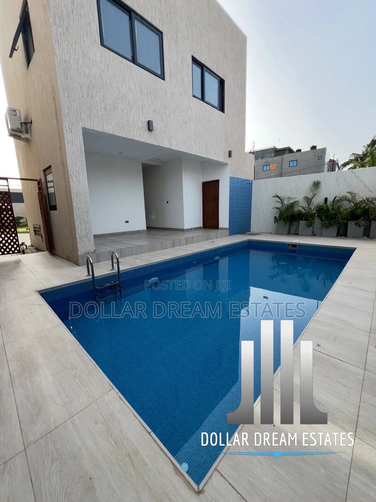 4bdrm Townhouse / Terrace in Adjiriganor for rent