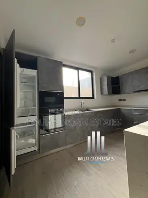 4bdrm Townhouse / Terrace in Adjiriganor for rent