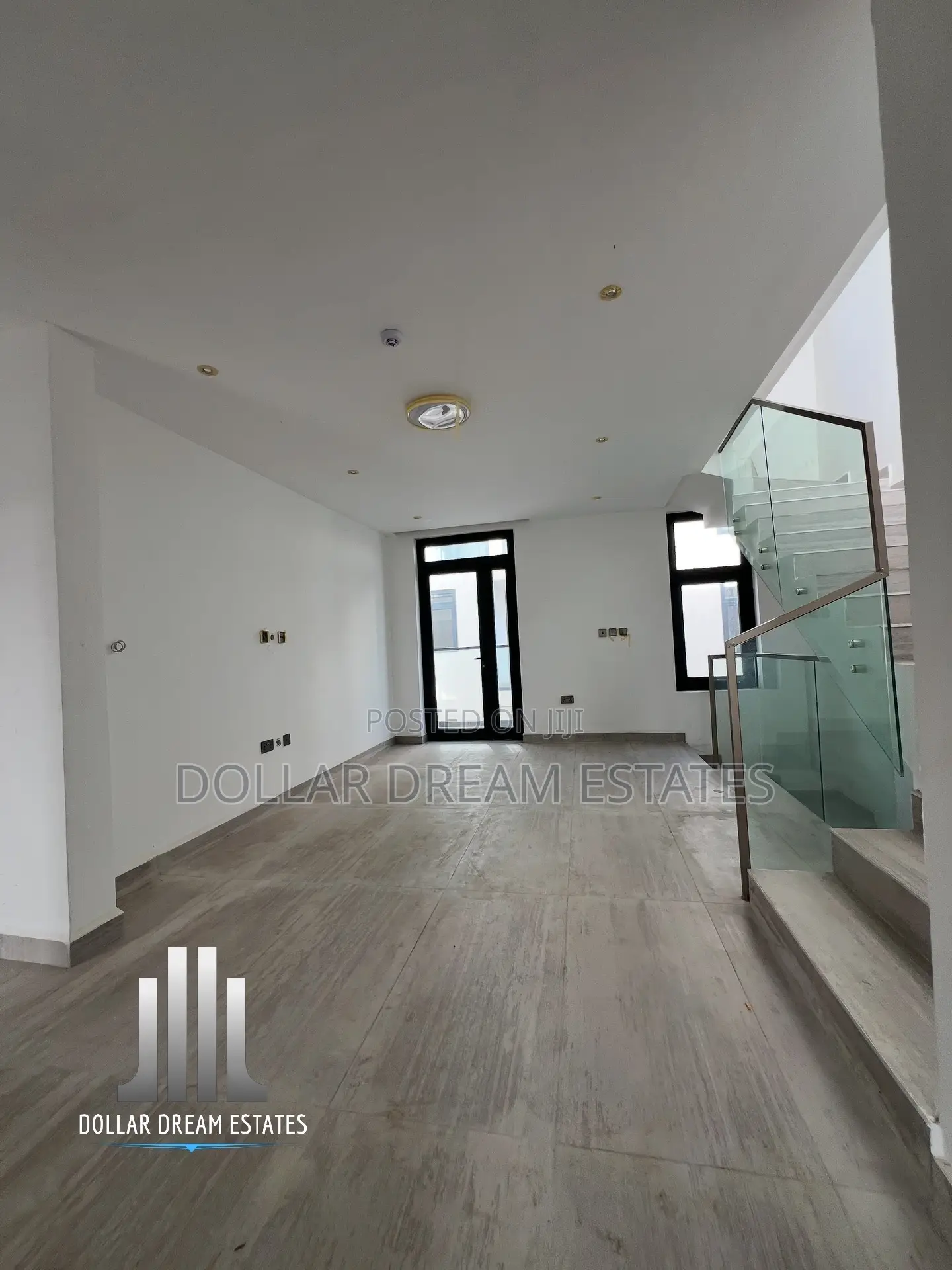 4bdrm Townhouse / Terrace in Adjiriganor for rent