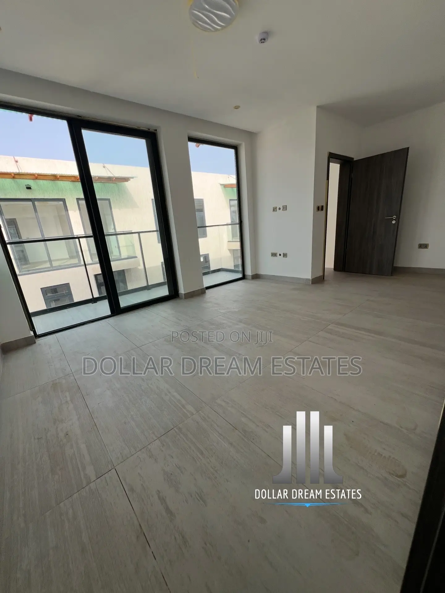 4bdrm Townhouse / Terrace in Adjiriganor for rent