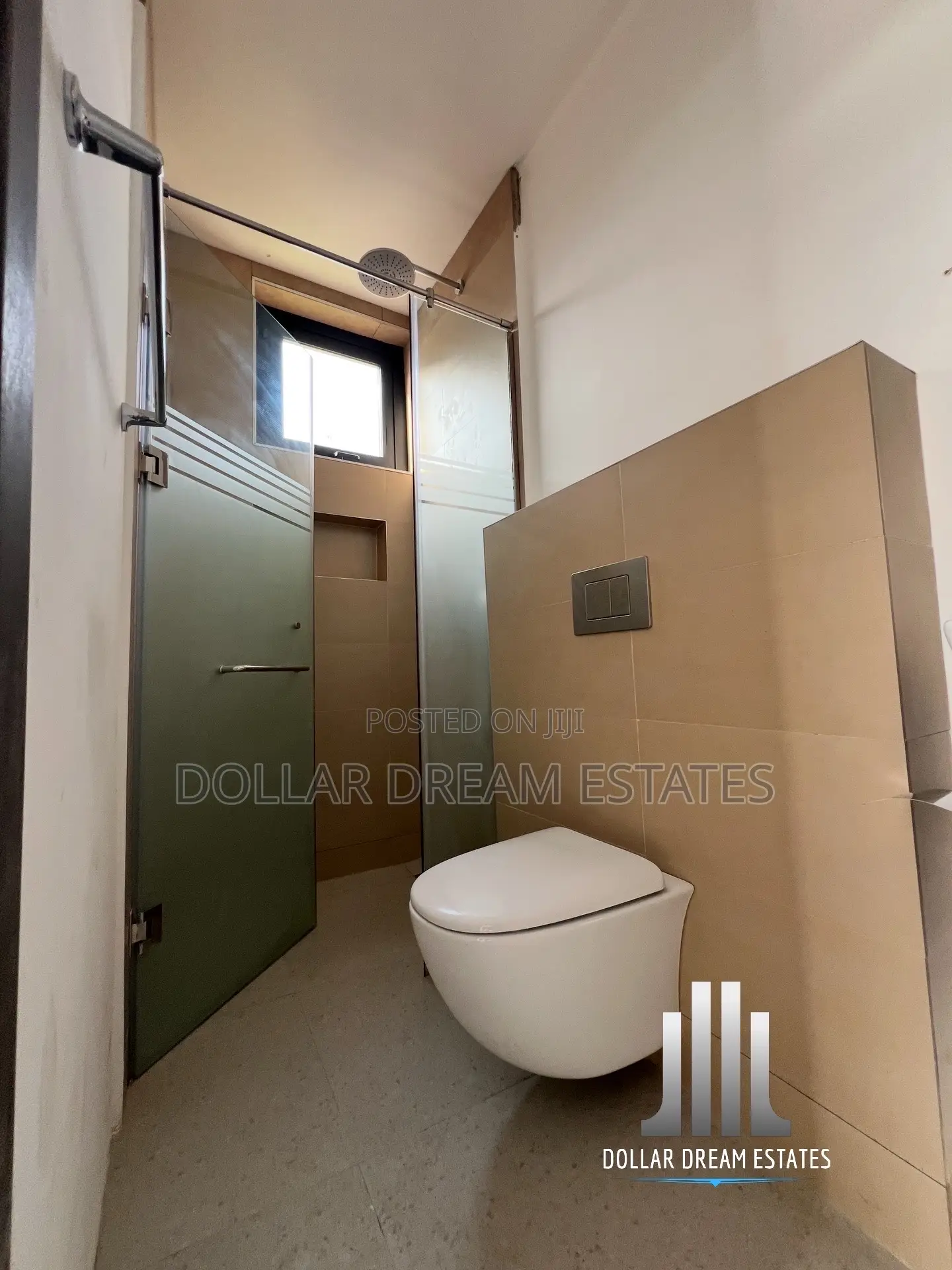 4bdrm Townhouse / Terrace in Adjiriganor for rent