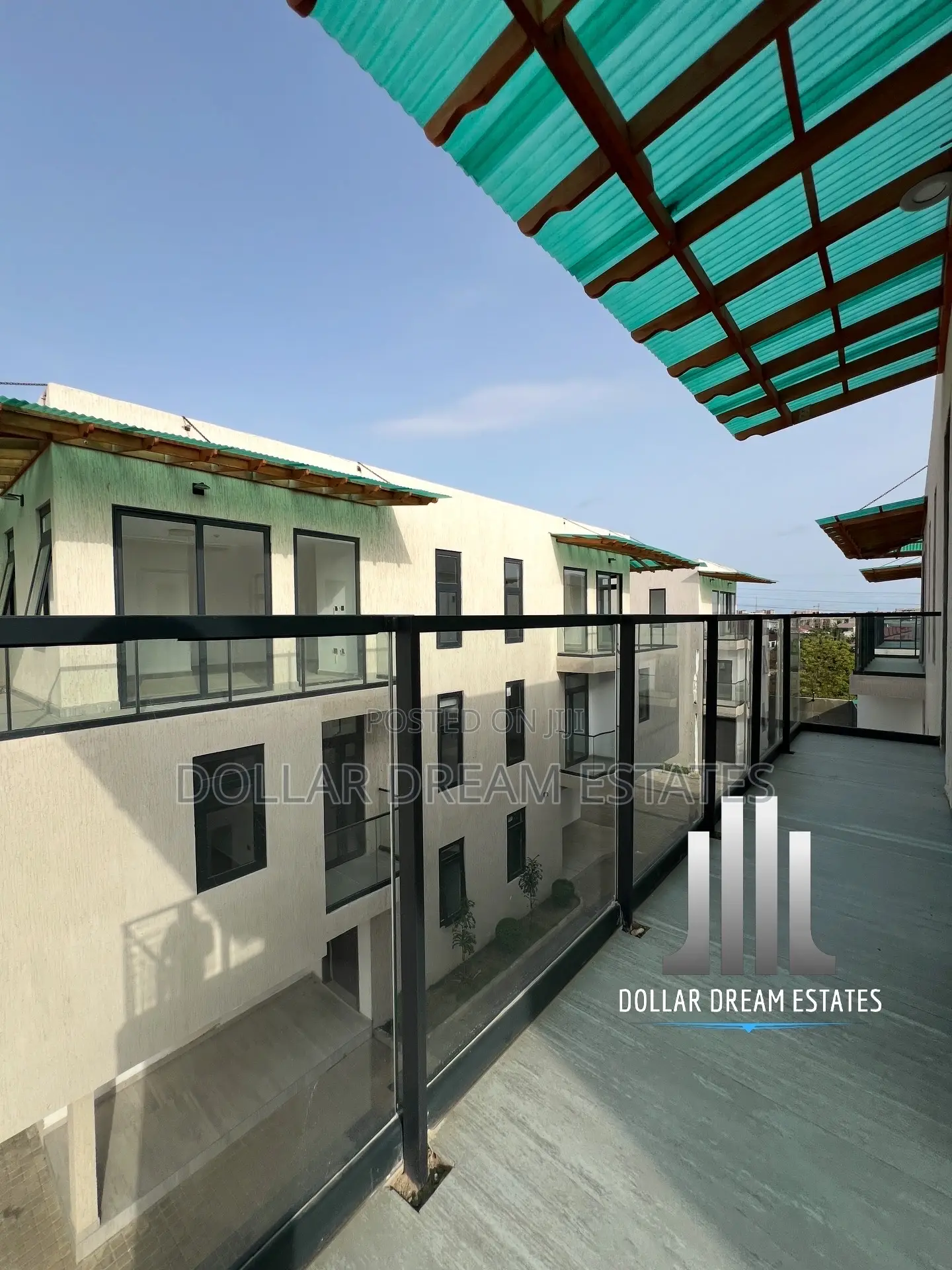 4bdrm Townhouse / Terrace in Adjiriganor for rent