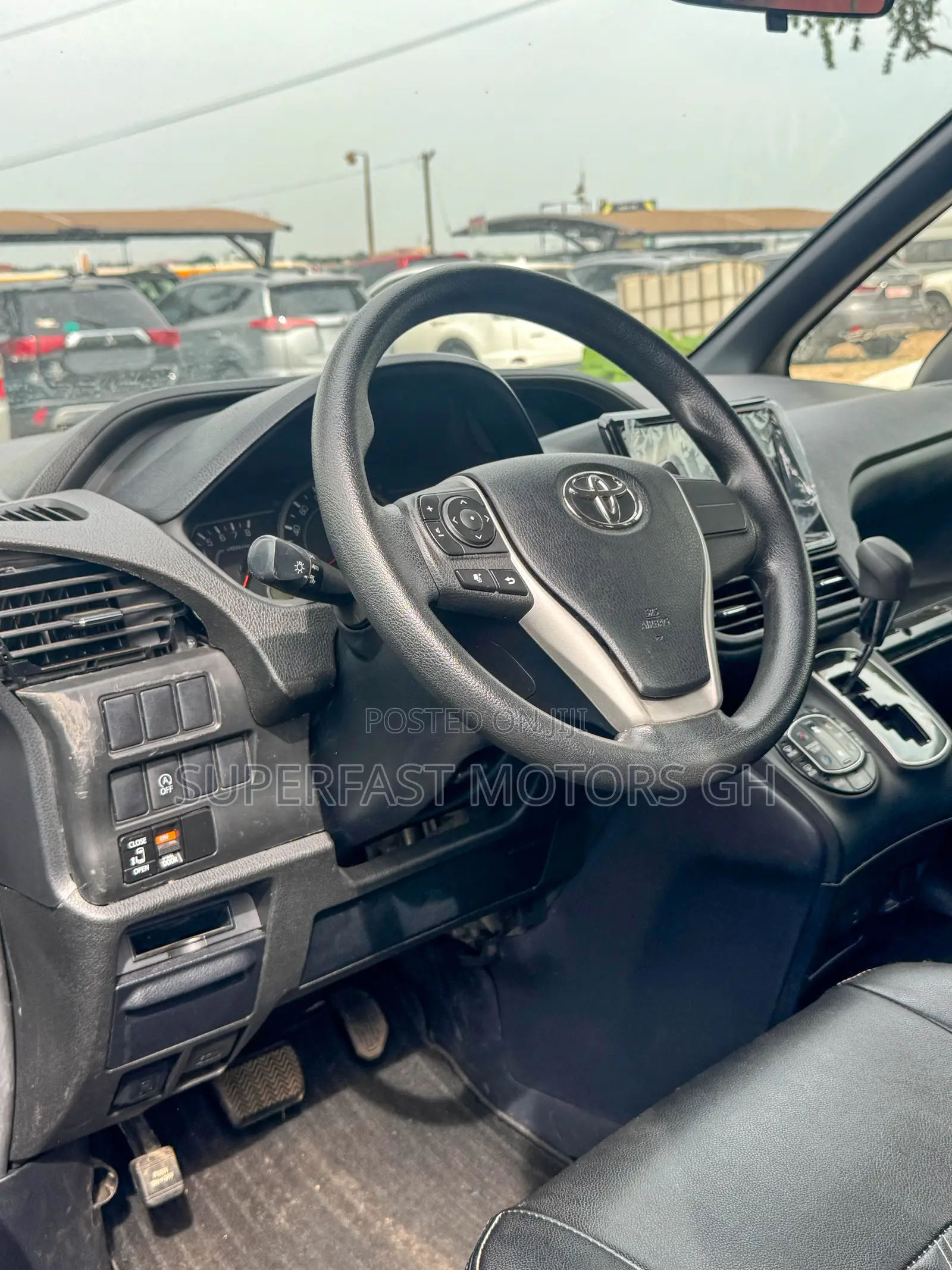 Toyota Voxy 2015 Black