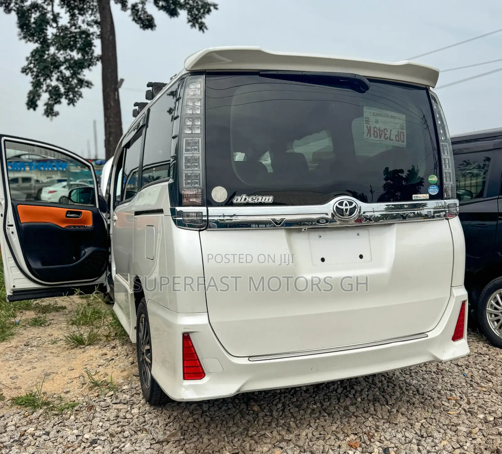 Toyota Voxy 2015 White