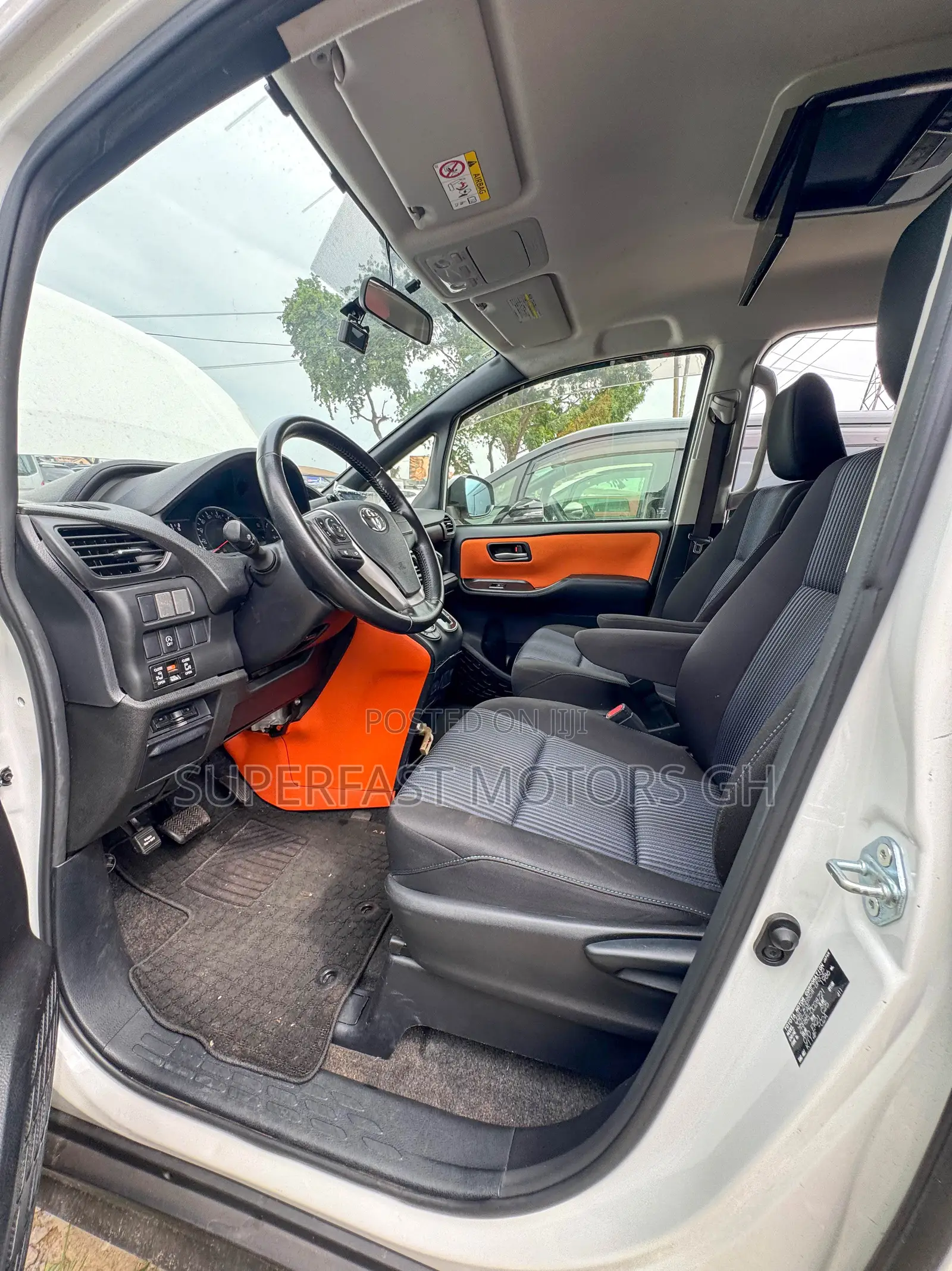 Toyota Voxy 2015 White