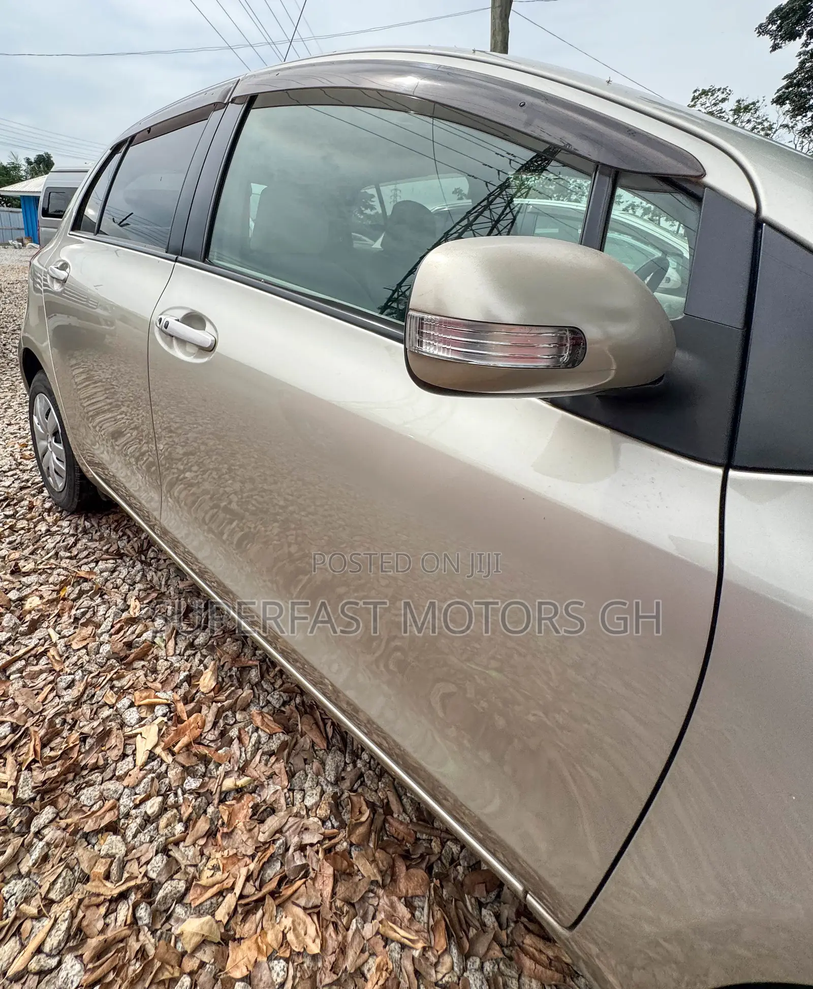 Toyota Vitz 1.3 AWD 3dr 2010 Beige