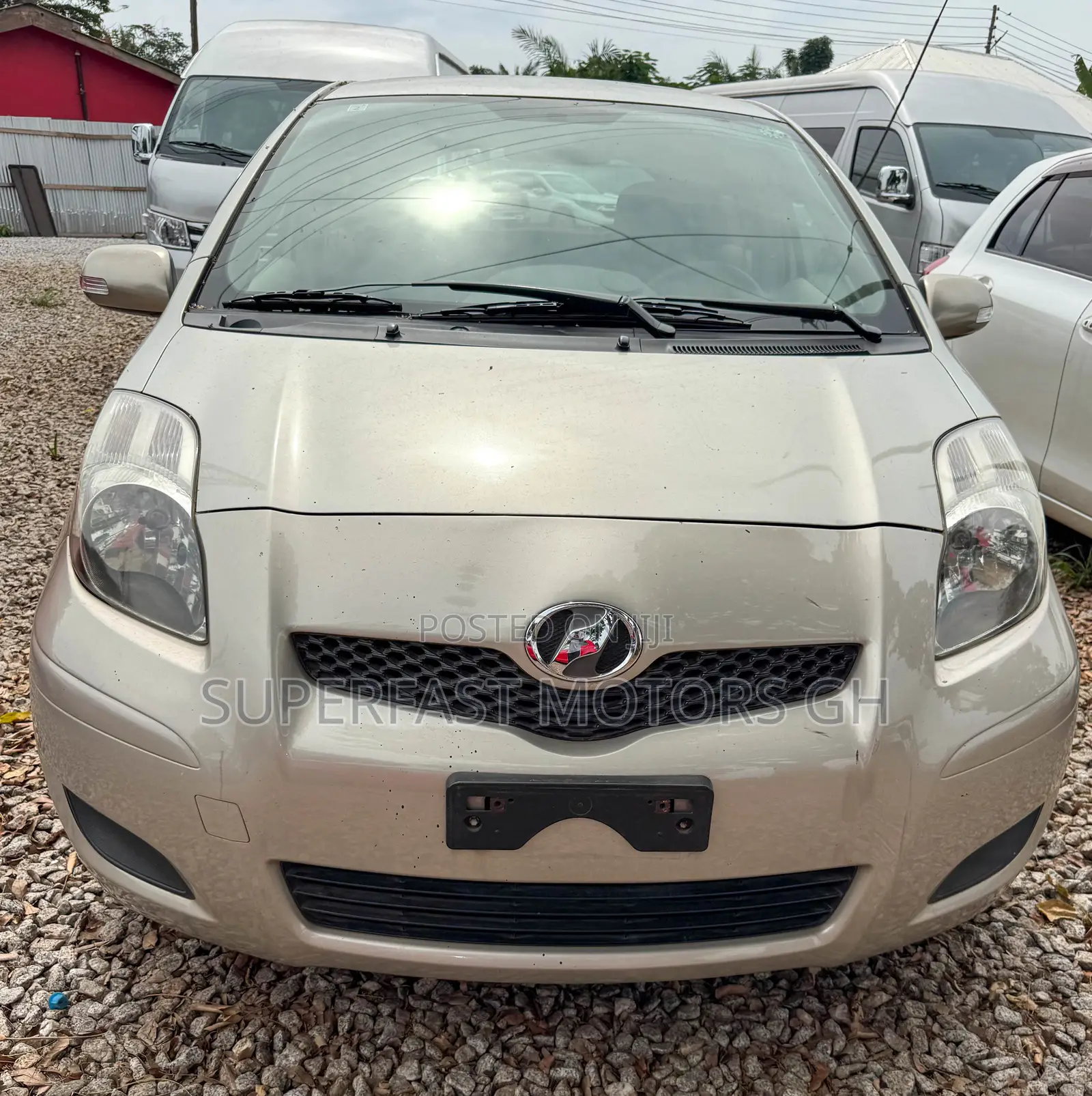 Toyota Vitz 1.3 AWD 3dr 2010 Beige