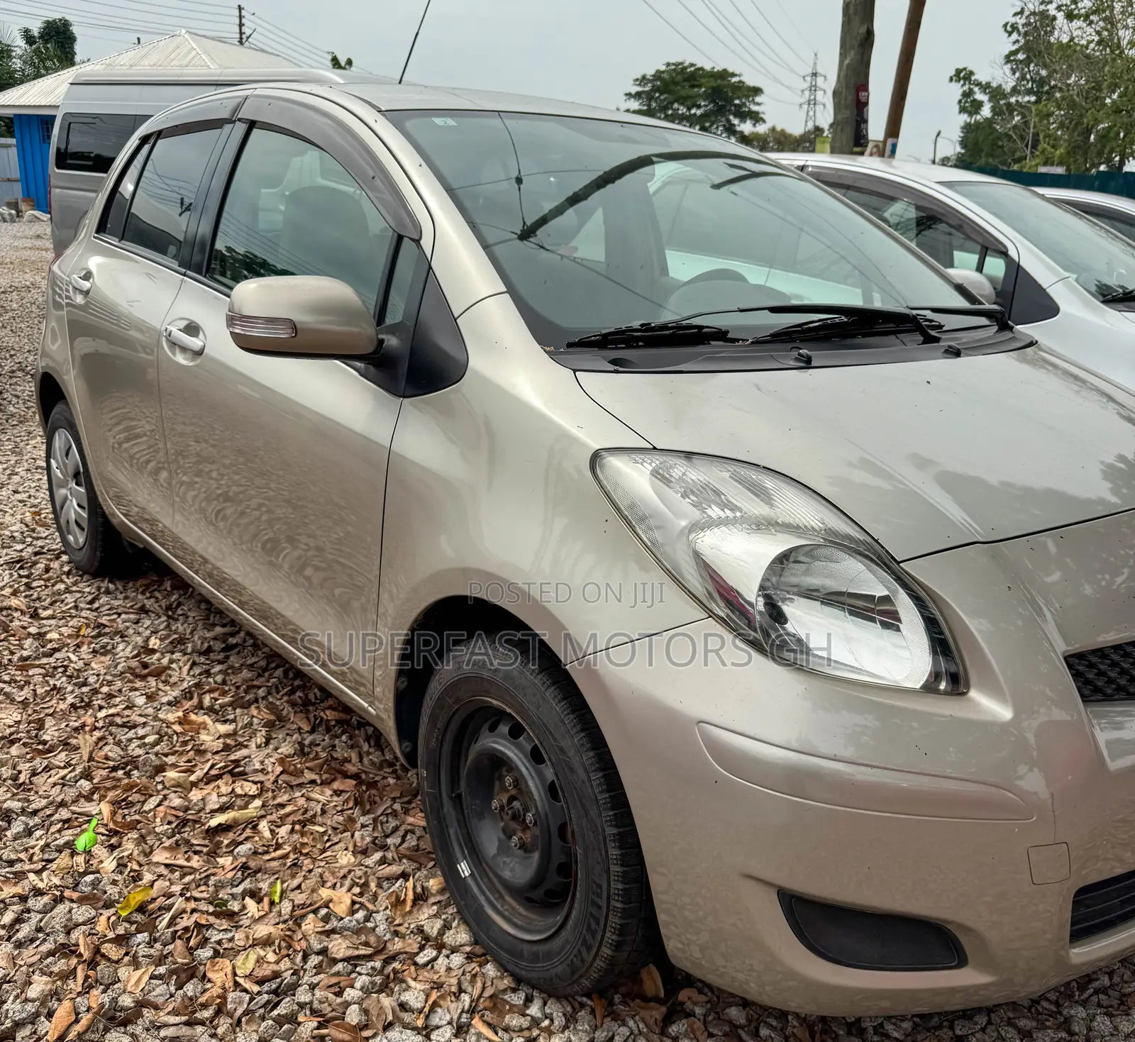 Toyota Vitz 1.3 AWD 3dr 2010 Beige