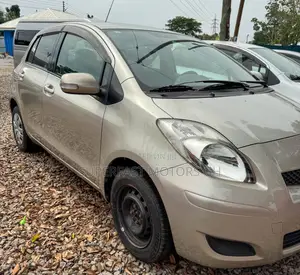 Toyota Vitz 1.3 AWD 3dr 2010 Beige