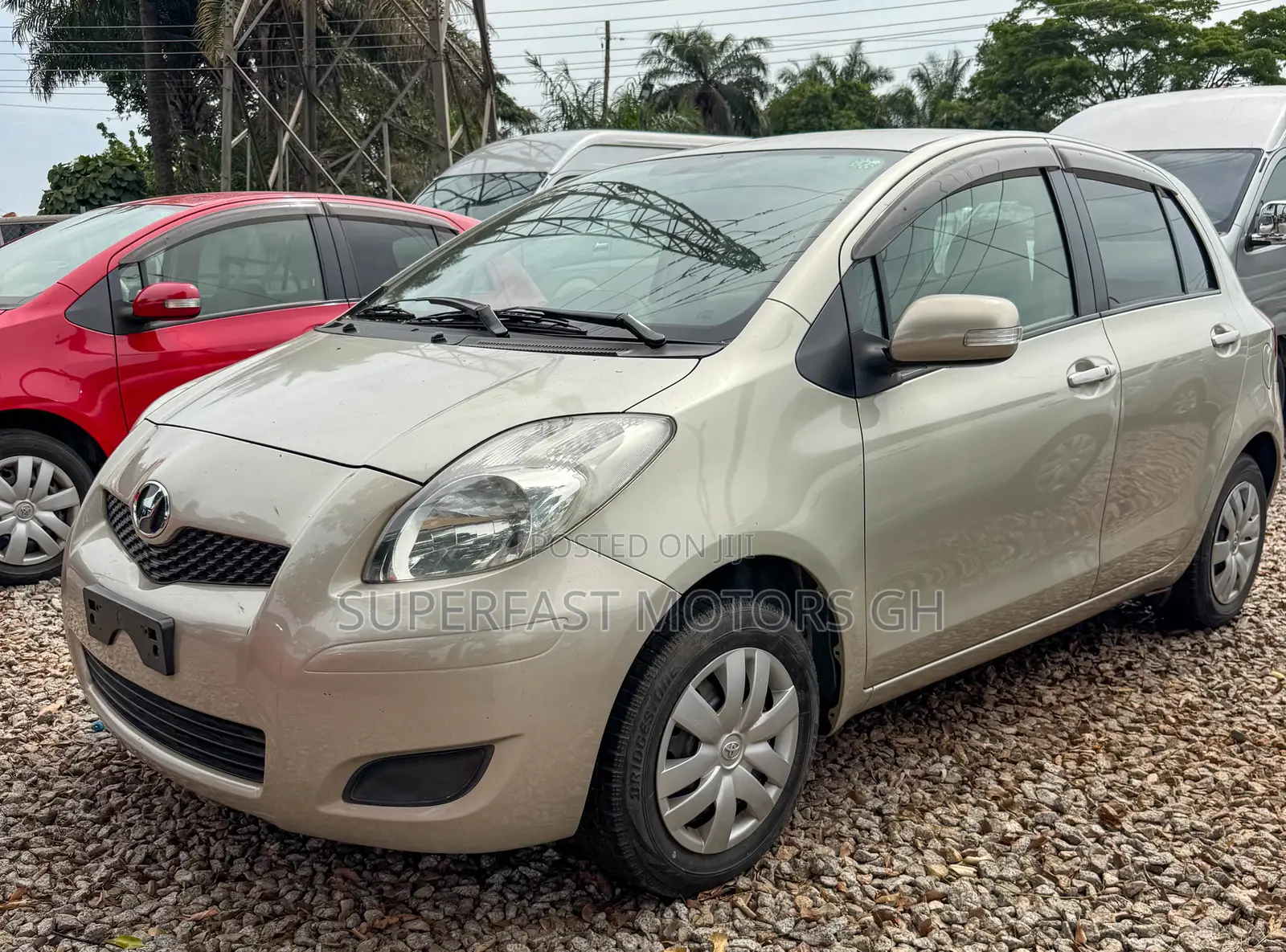 Toyota Vitz 1.3 AWD 3dr 2010 Beige