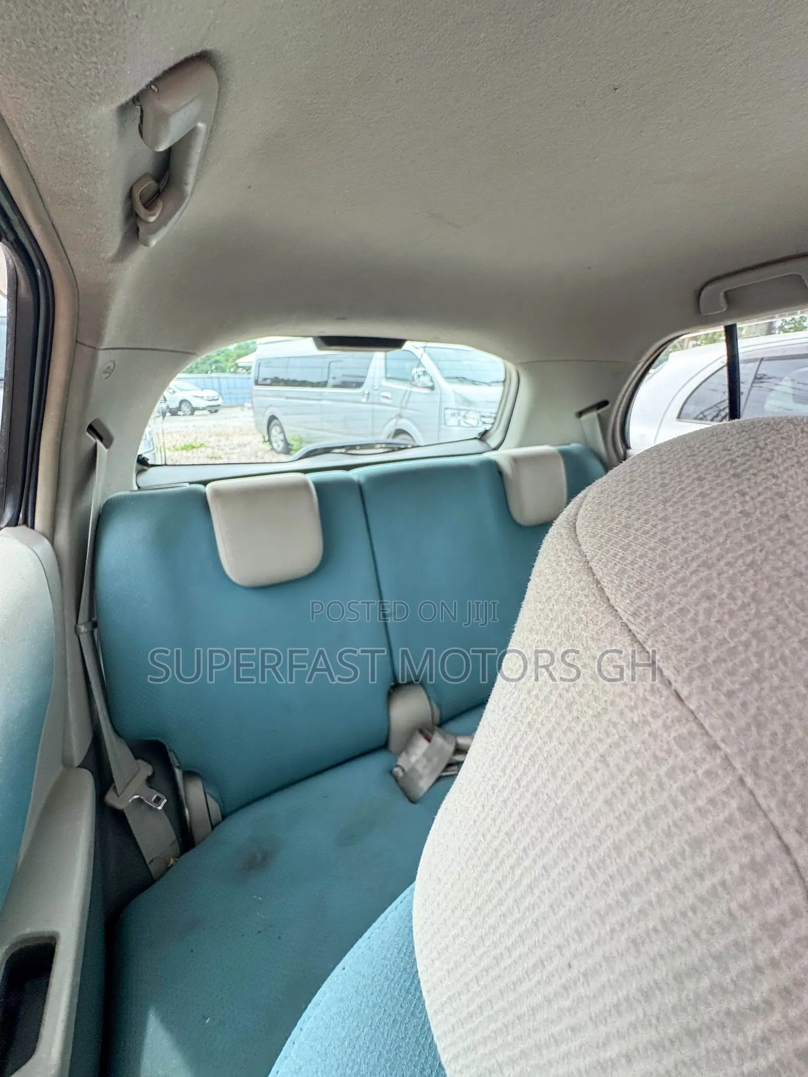 Toyota Vitz 1.3 AWD 3dr 2010 Beige