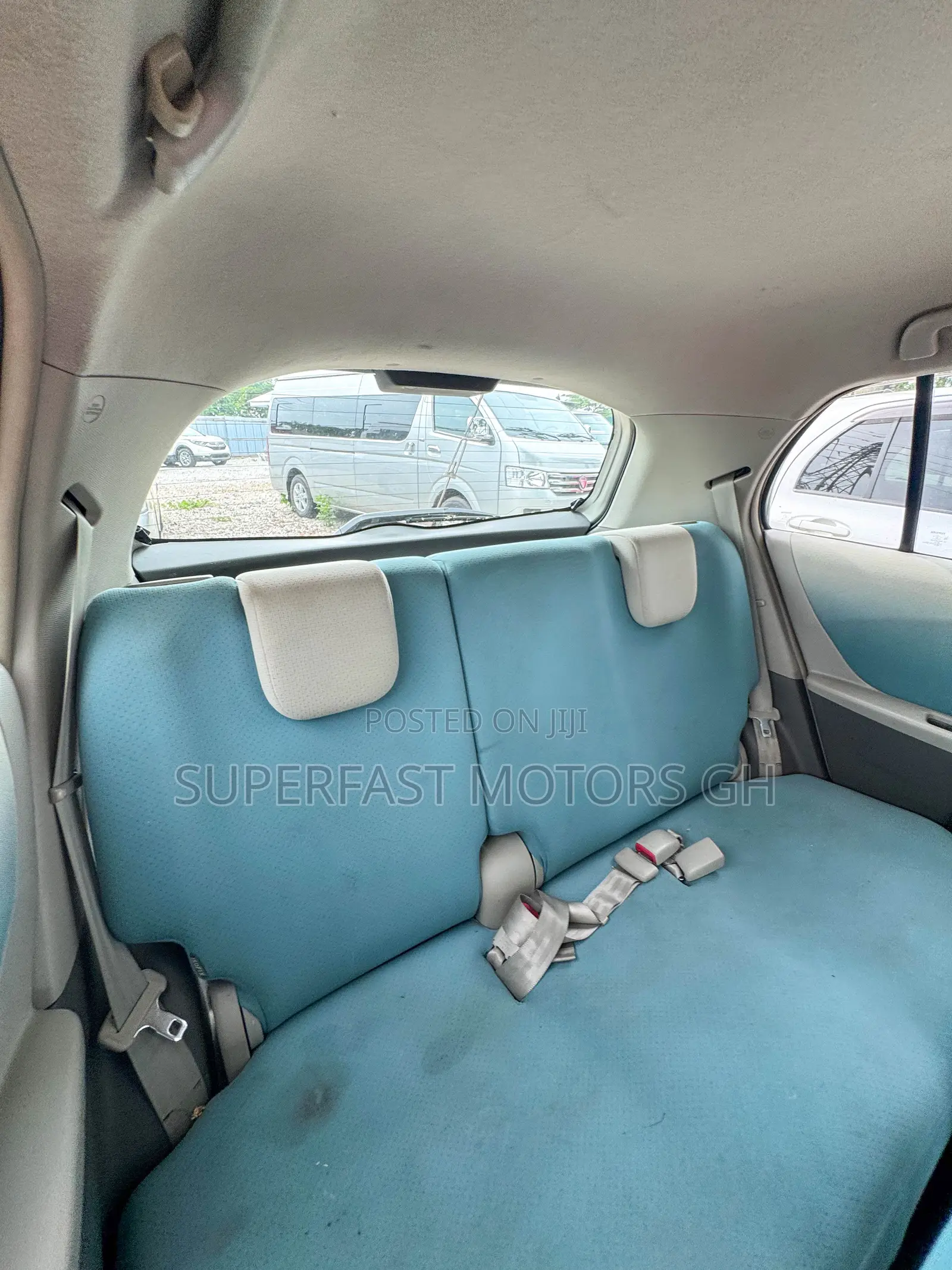 Toyota Vitz 1.3 AWD 3dr 2010 Beige