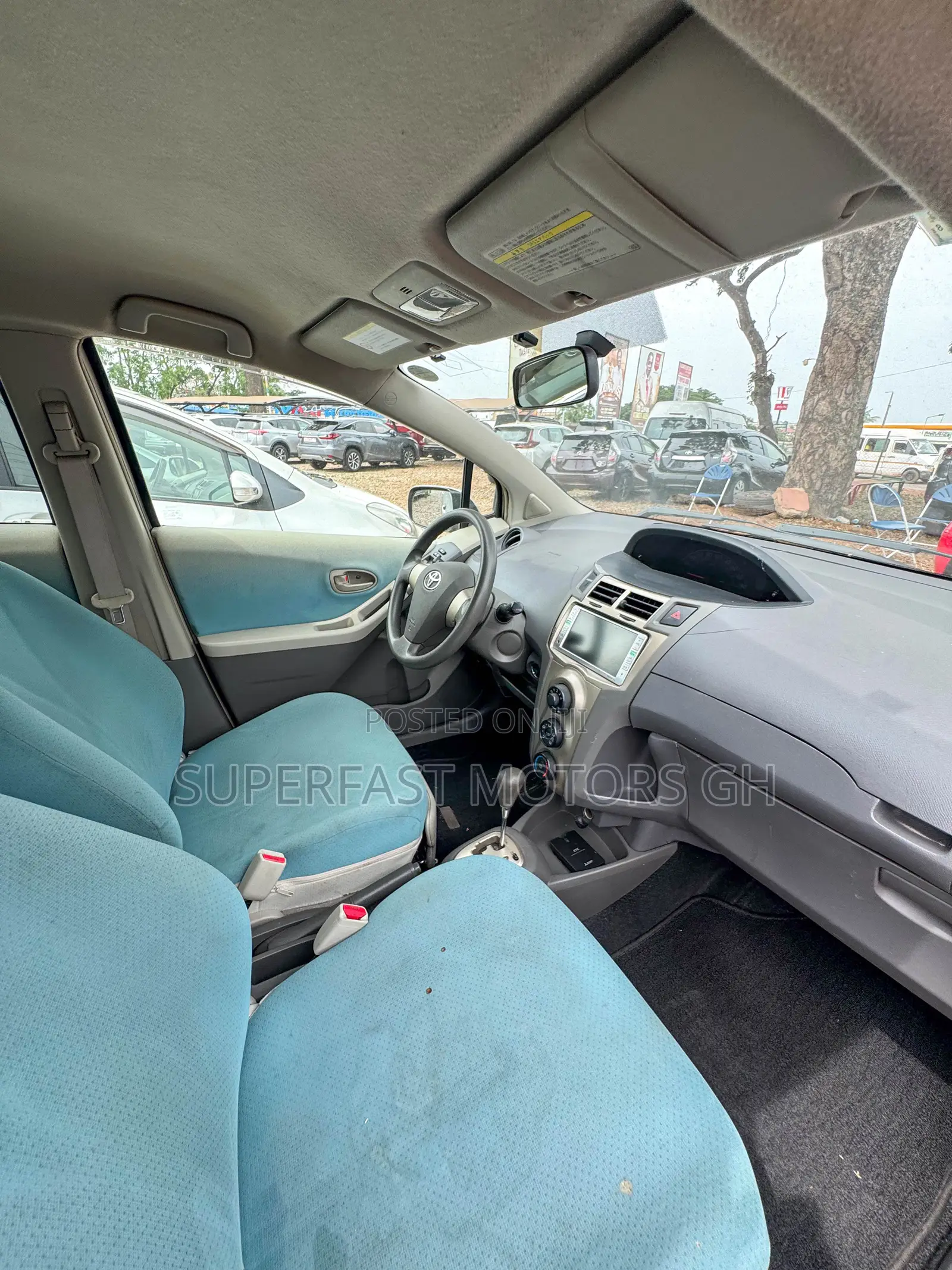 Toyota Vitz 1.3 AWD 3dr 2010 Beige
