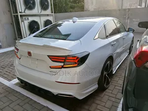 Honda Accord Sport (1.5L 4cyl Turbo CVT) 2019 White